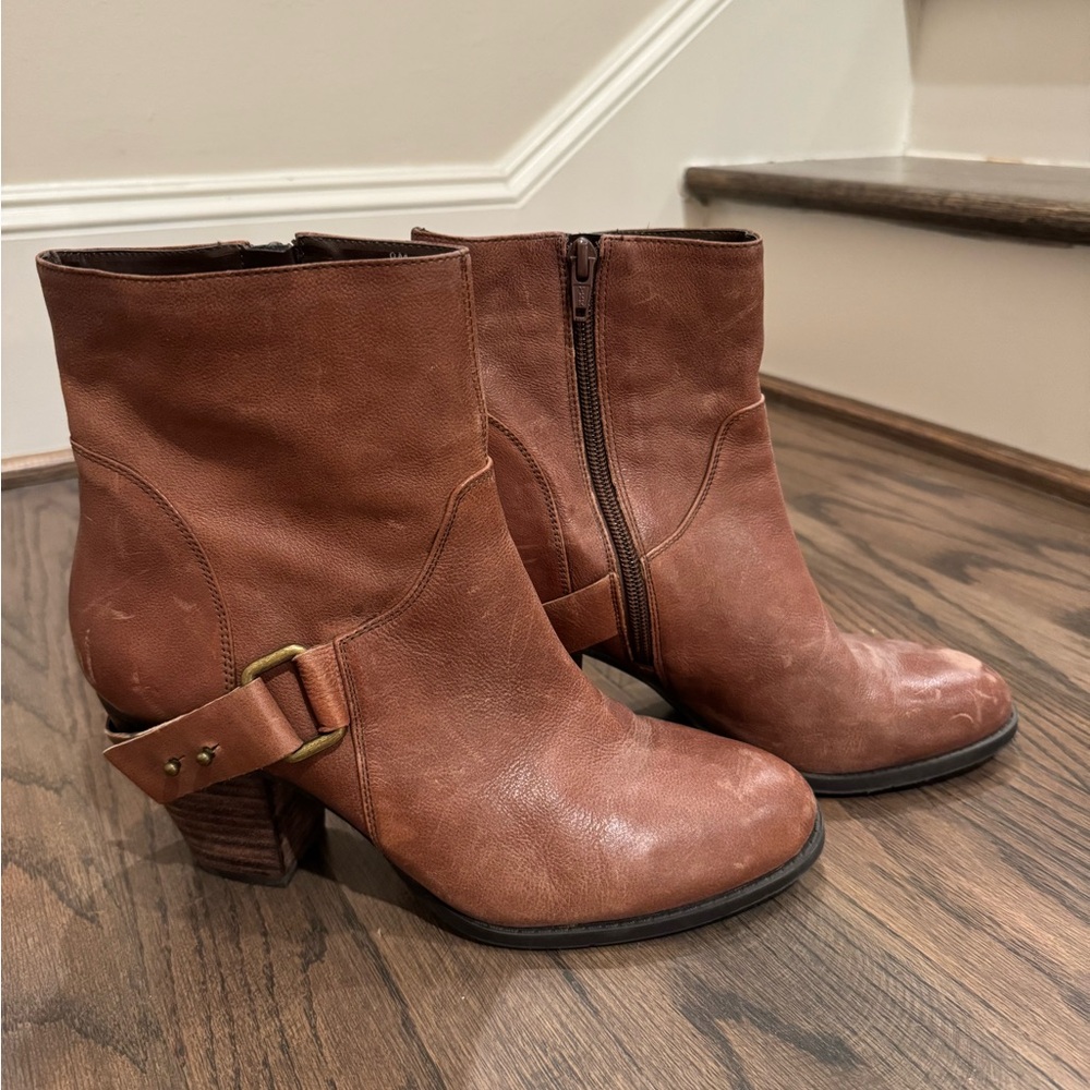 NINE WEST Leather Ankle Booties “Herewegoo” Size 9